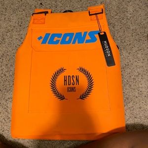 ICONS ORANGE VEST